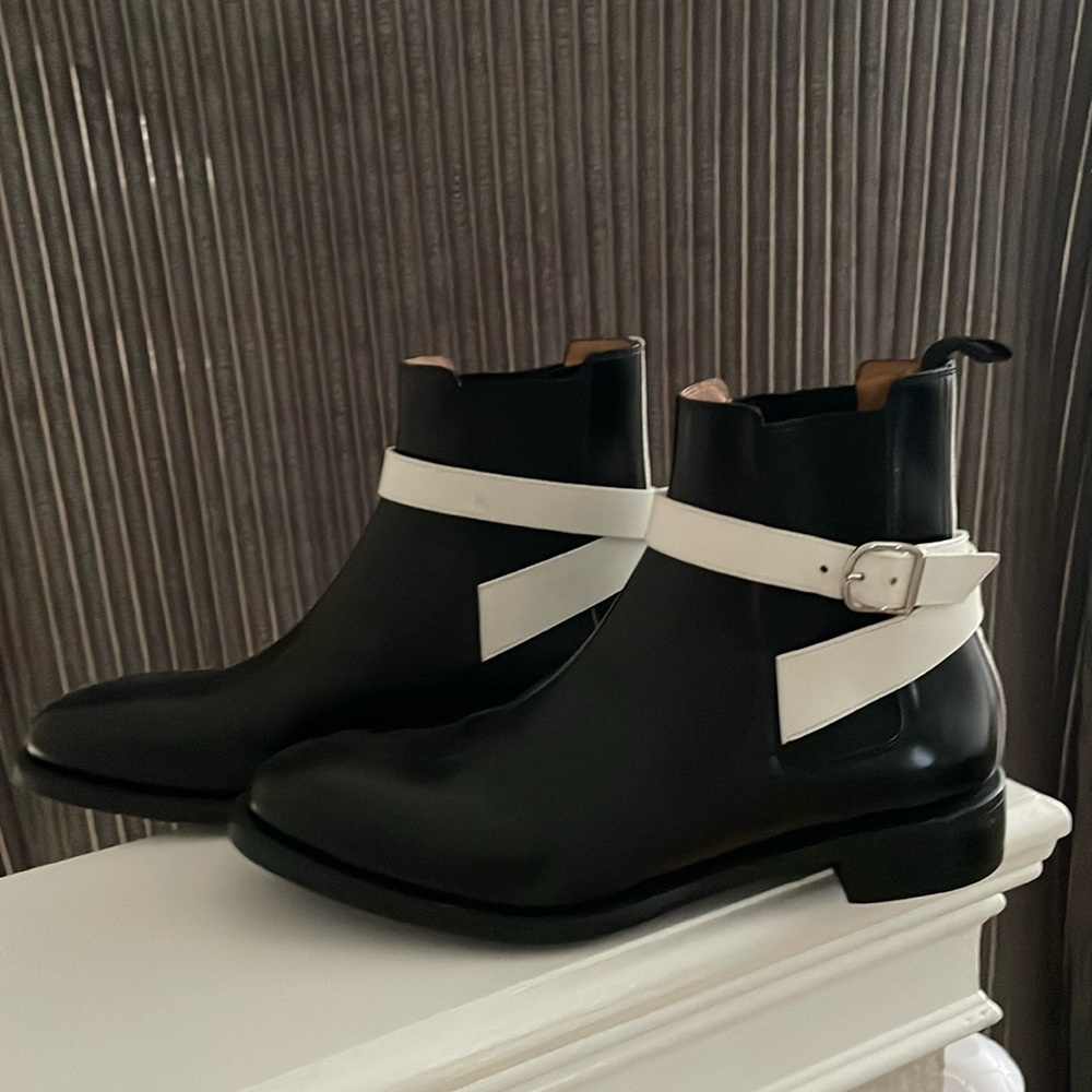 Black leather Balenciaga boots size 39 or 7 1/2